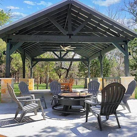 Fox Hollow - Tiny Home With Cypress Creek Access, Park Like Setting Wimberley Eksteriør bilde
