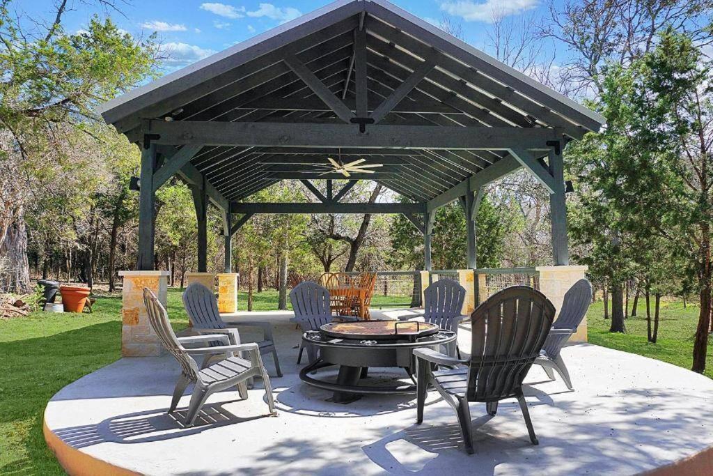 Fox Hollow - Tiny Home With Cypress Creek Access, Park Like Setting Wimberley Eksteriør bilde