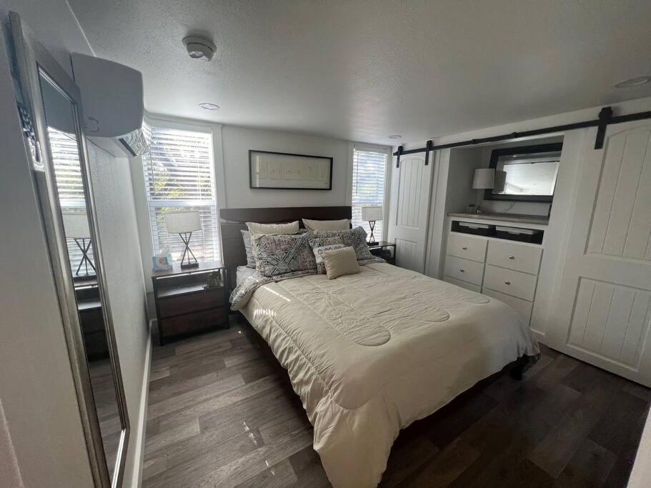 Fox Hollow - Tiny Home With Cypress Creek Access, Park Like Setting Wimberley Eksteriør bilde