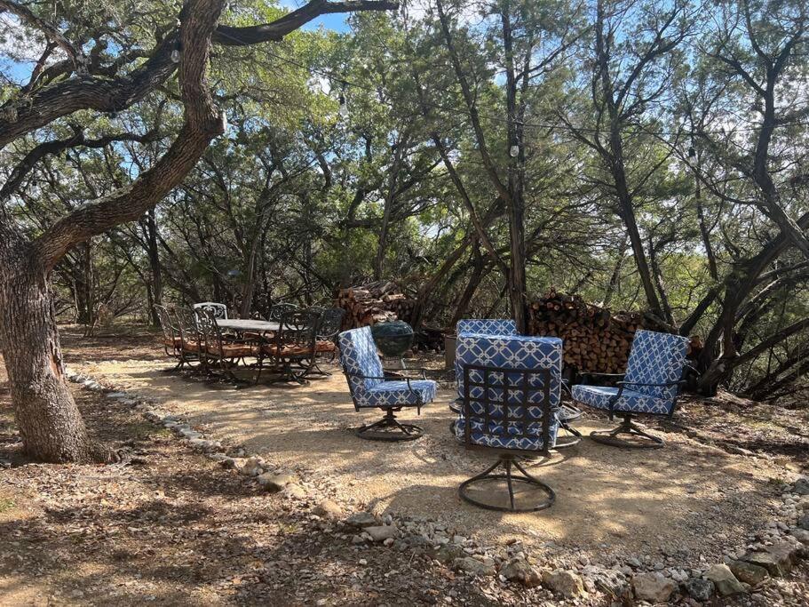Fox Hollow - Tiny Home With Cypress Creek Access, Park Like Setting Wimberley Eksteriør bilde